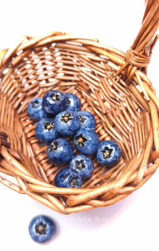 blueberries from polymer clay by Julia Spiri