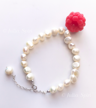 pearl-and-raspberry-bracelet