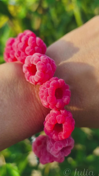 Video showcasing the handmade velvety raspberry polymer clay bracelet by Julia Spiri, highlighting texture and wearability